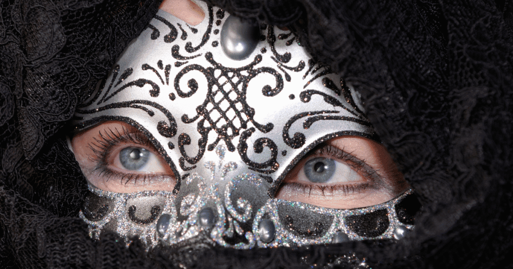 Espírito de Jezabel: Desvende e Liberte-se Agora! 1 Imagem Representando uma Mulher Mascarada, exemplificando o Espírito de Jezabel